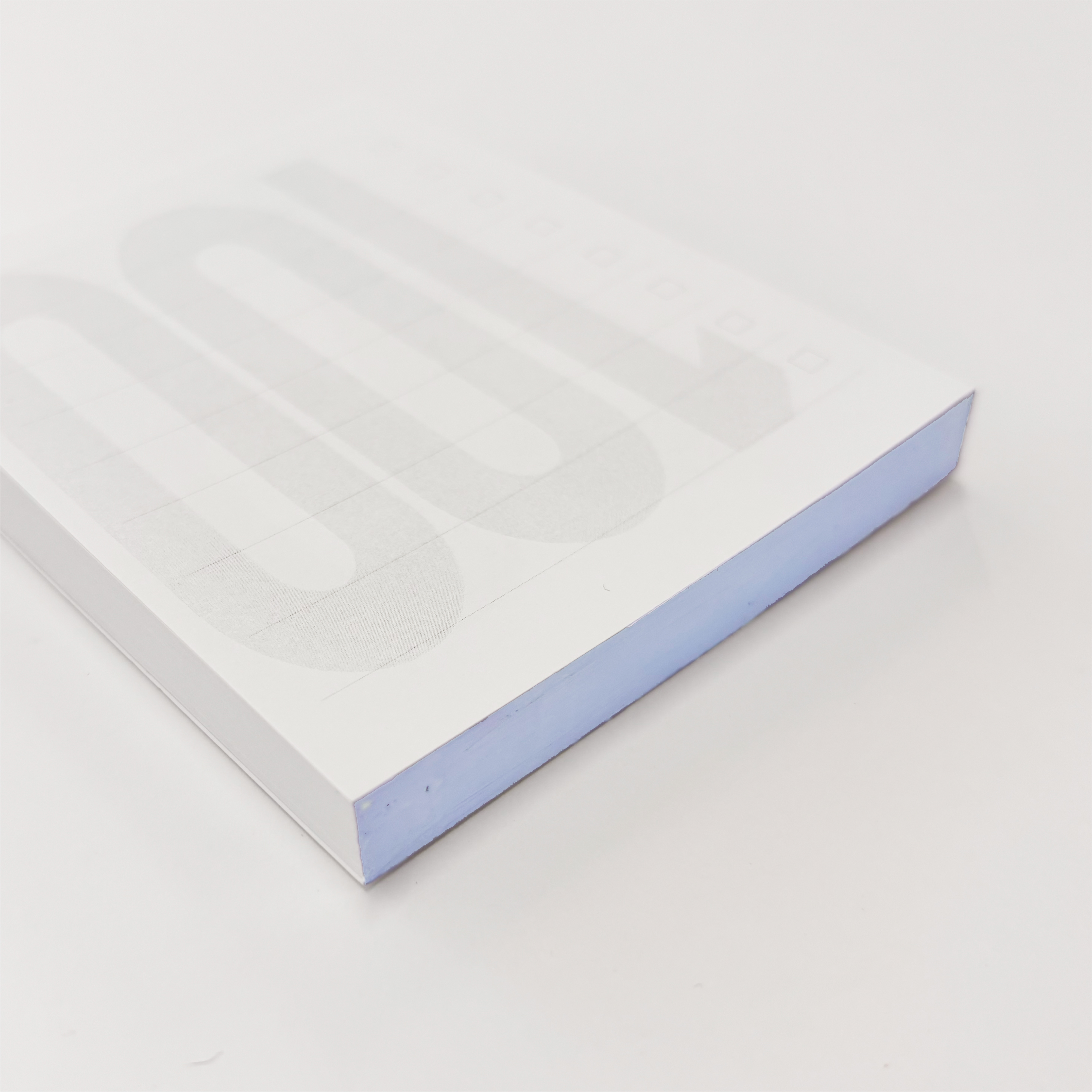 背の色 パステルブルー